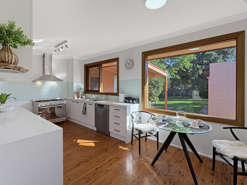 Sunlit Charm, Modern Style & Central Convenience...