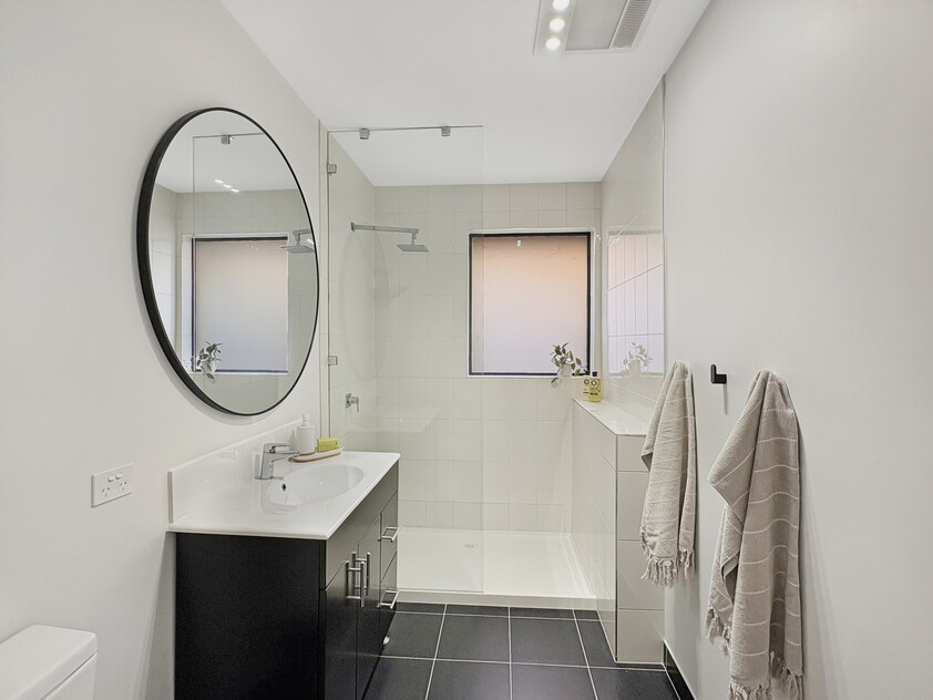 Sunlit Charm, Modern Style & Central Convenience...