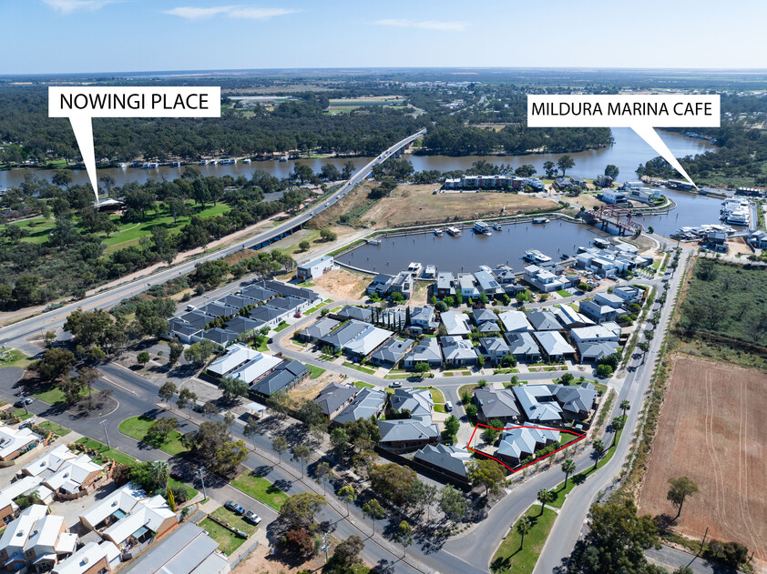 Stylish, Comfortable Living Close to the Murray River