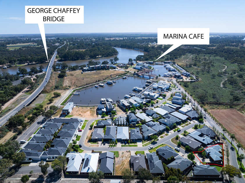 Stylish, Comfortable Living Close to the Murray River