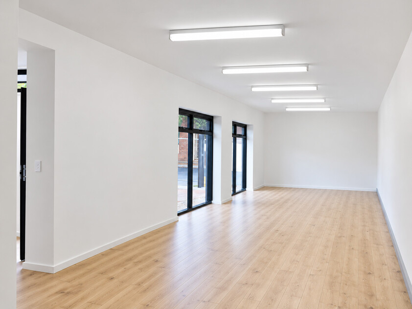 FANTASTIC BOUTIQUE OFFICE OR STUDIO
