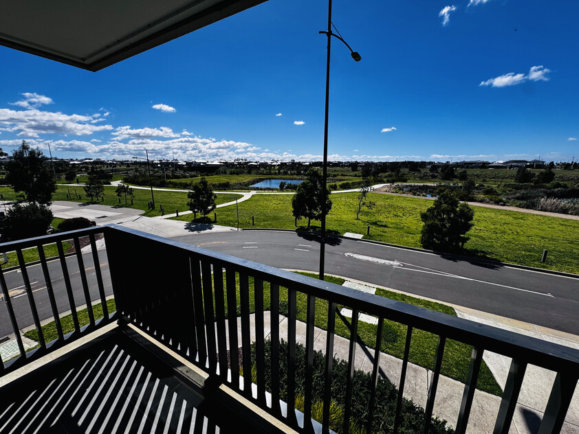 Premium 4-bedroom + study 3-Bath family home | Pet-friendly | Low-maintenance living | Veggie garden | Convenient location