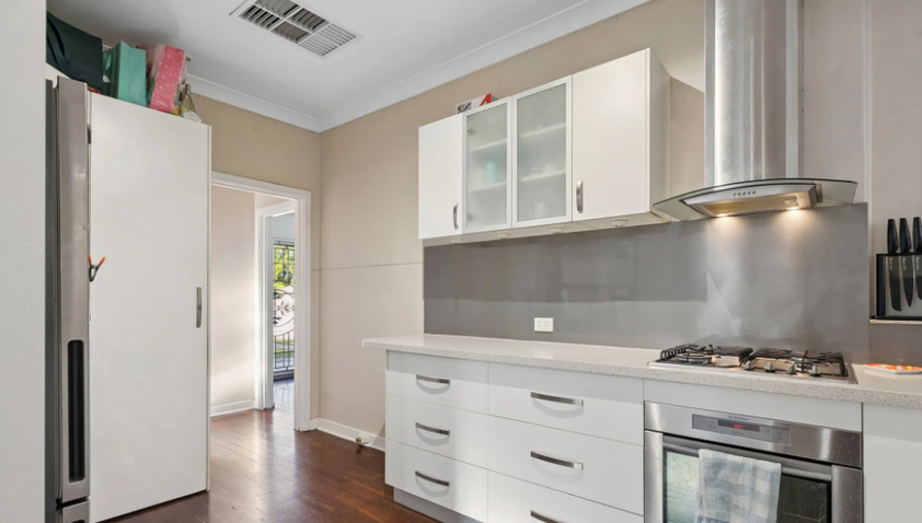 Fully furnished - close to city & airport