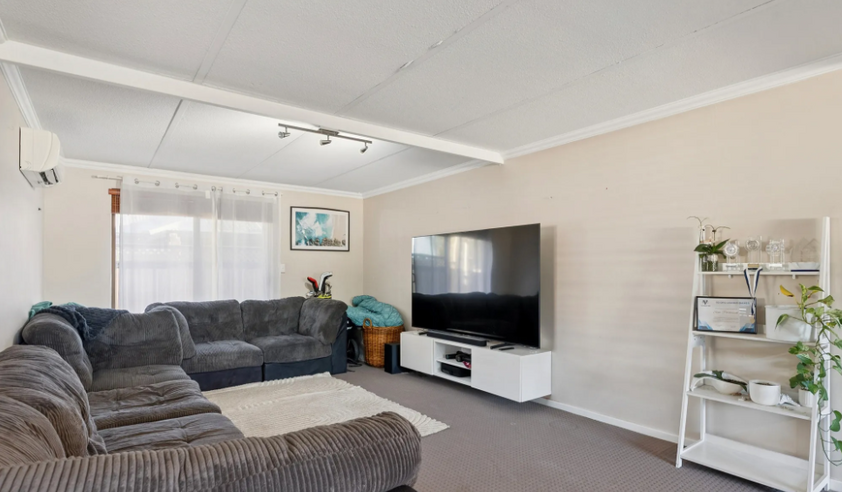 Fully furnished - close to city & airport
