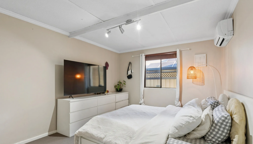 Fully furnished - close to city & airport