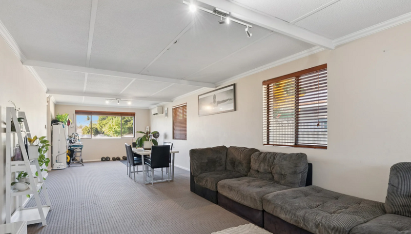 Fully furnished - close to city & airport