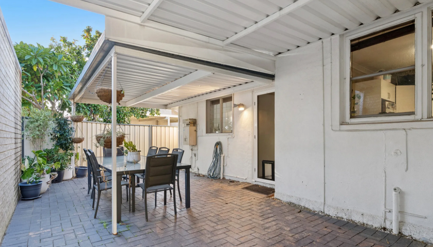 Fully furnished - close to city & airport