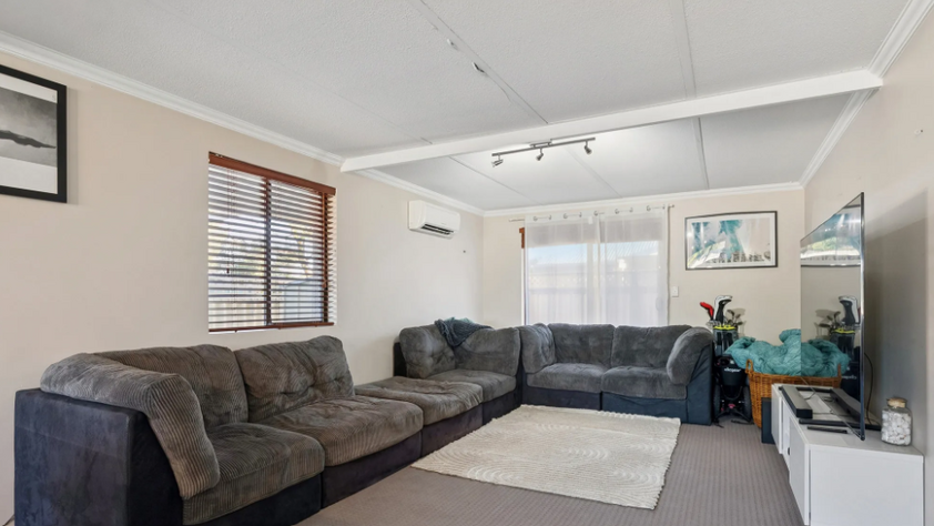 Fully furnished - close to city & airport