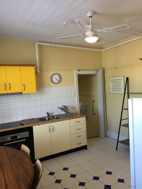 Funky furnished 3-Bedroom Apartment