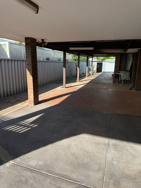 Large 6 x 3 House in Rossmoyne Senior High School Zone