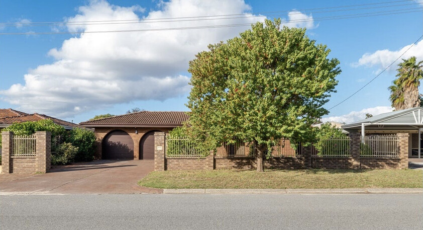 Large 6 x 3 House in Rossmoyne Senior High School Zone