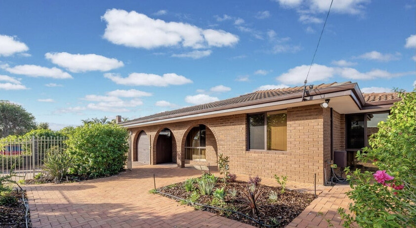 Large 6 x 3 House in Rossmoyne Senior High School Zone