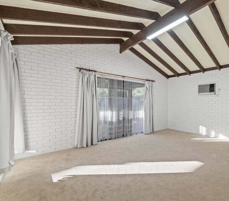 Large 6 x 3 House in Rossmoyne Senior High School Zone