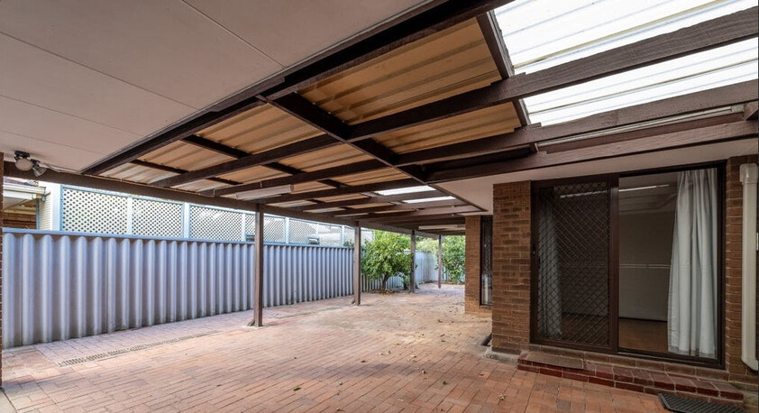 Large 6 x 3 House in Rossmoyne Senior High School Zone
