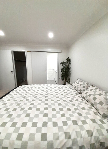 Large 6 x 3 House in Rossmoyne Senior High School Zone