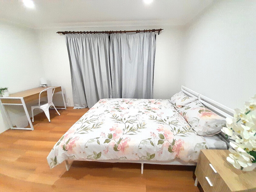 Large 6 x 3 House in Rossmoyne Senior High School Zone