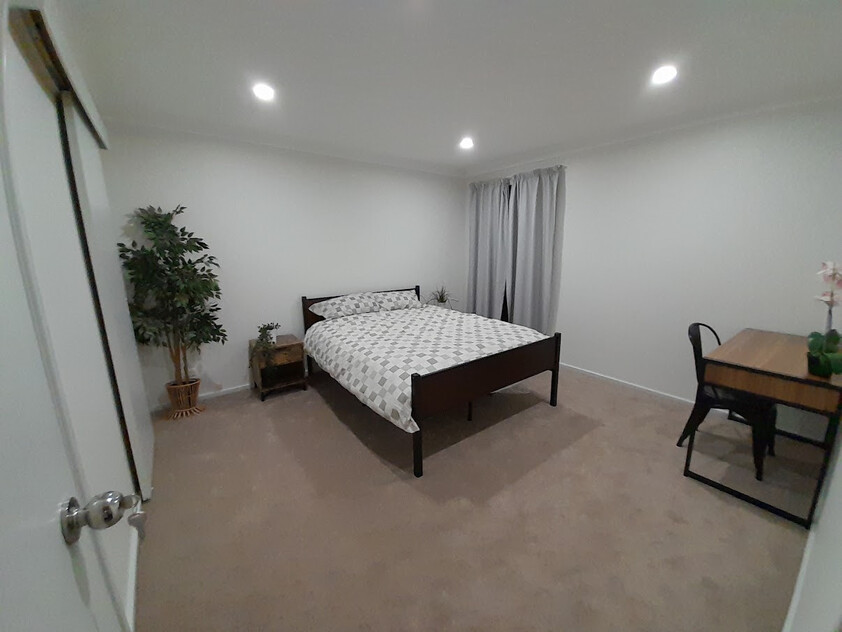 Large 6 x 3 House in Rossmoyne Senior High School Zone