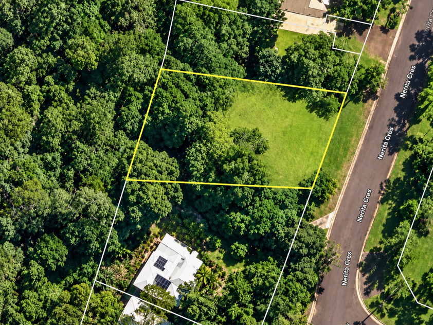 Peaceful 763m² Island Block Backing National Park