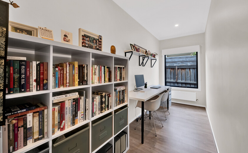 Spacious Modern Family Living in Prime McKinnon High School Zone