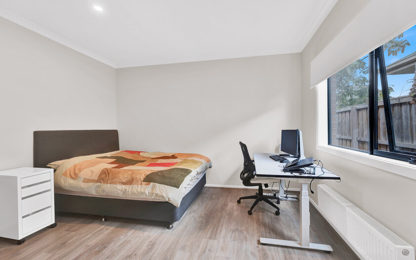 Spacious Modern Family Living in Prime McKinnon High School Zone