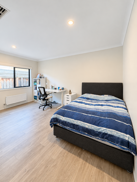 Spacious Modern Family Living in Prime McKinnon High School Zone