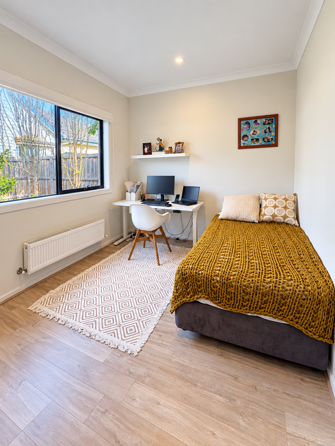 Spacious Modern Family Living in Prime McKinnon High School Zone