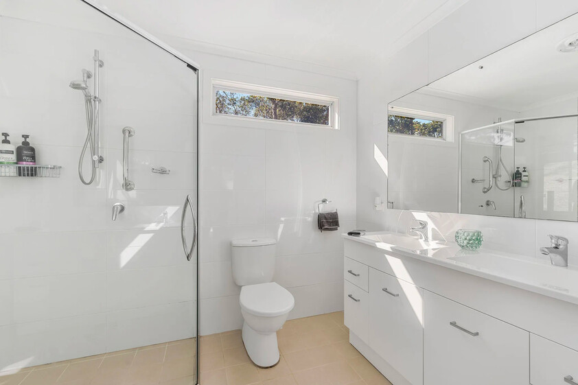 A Home in a Private Gated Beachside Estate - Near Laurieton - 40 min to Port Macquarie