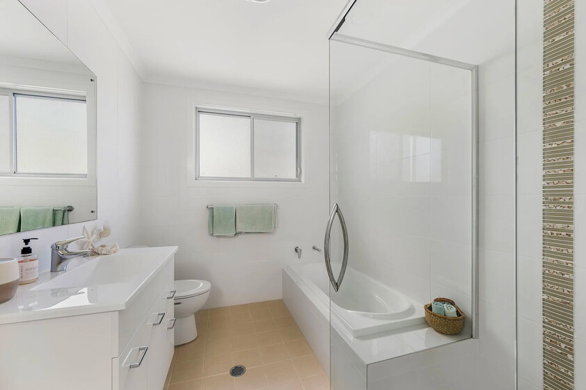 A Home in a Private Gated Beachside Estate - Near Laurieton - 40 min to Port Macquarie