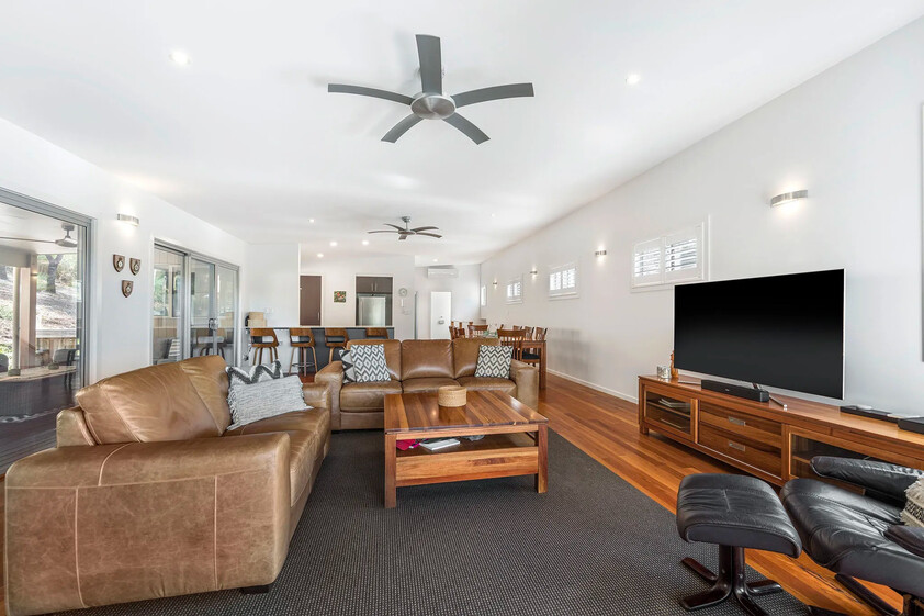 A Home in a Private Gated Beachside Estate - Near Laurieton - 40 min to Port Macquarie