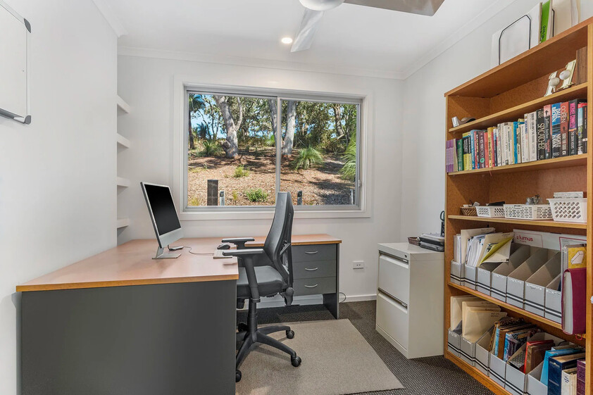 A Home in a Private Gated Beachside Estate - Near Laurieton - 40 min to Port Macquarie