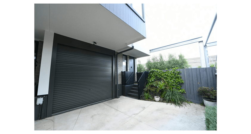 **Modern Beachside Living with Large Private Yard**