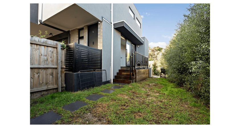 **Modern Beachside Living with Large Private Yard**