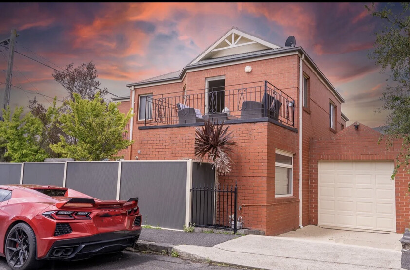 Fully Furnished Geelong West Home | 4 Bedrooms, 3 Bathrooms | 12-Month Lease