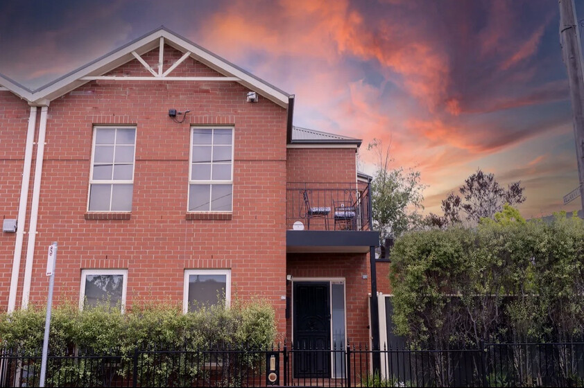 Fully Furnished Geelong West Home | 4 Bedrooms, 3 Bathrooms | 12-Month Lease