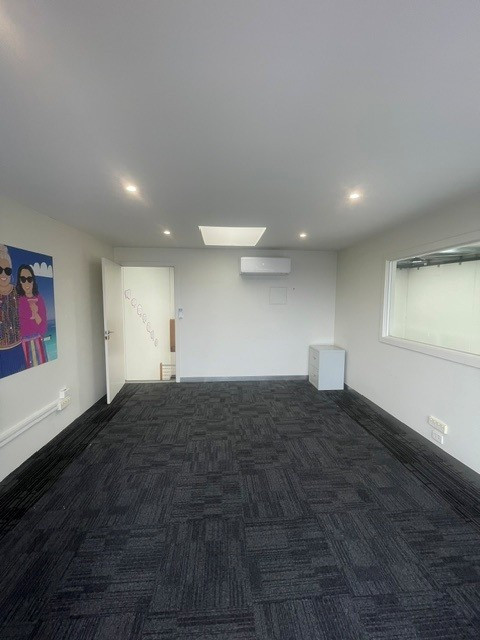 14/35 Taunton Drive, Cheltenham warehouse for Lease