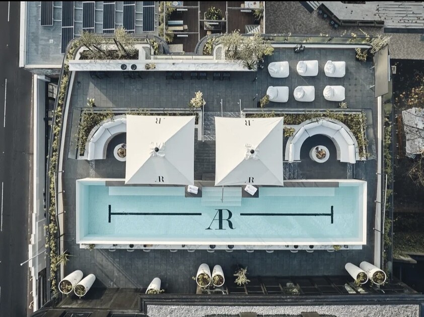 New Luxurious Apartment