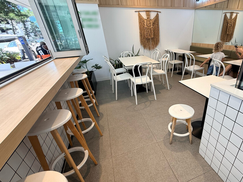 Licensed Corner Restaurant, 60+ Seats, Oracle Broadbeach