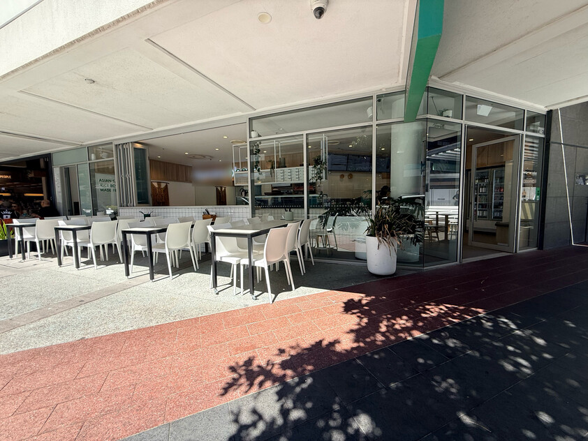 Licensed Corner Restaurant, 60+ Seats, Oracle Broadbeach