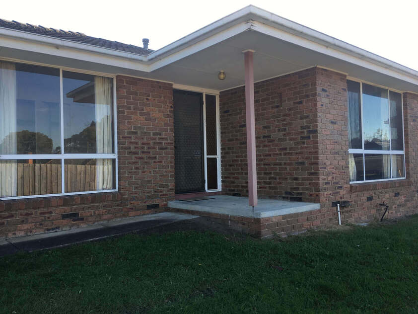 Two bedroom unit with single lock-up garage