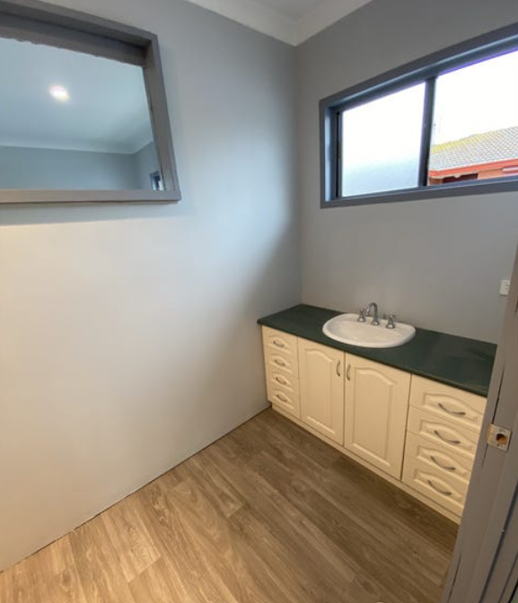RECENTLY PAINTED HOME PLUS STUDIO $465,000-$495,000