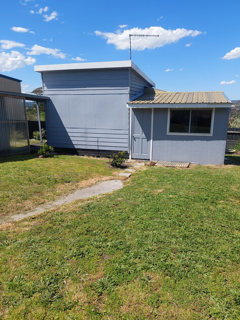 RECENTLY PAINTED HOME PLUS STUDIO $465,000-$495,000