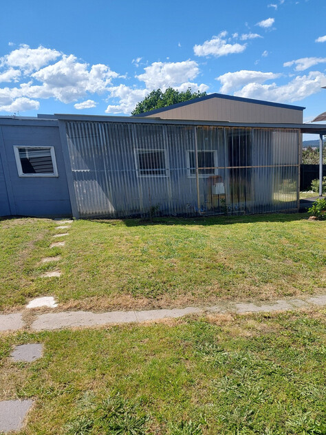 RECENTLY PAINTED HOME PLUS STUDIO $435,000-$465,000