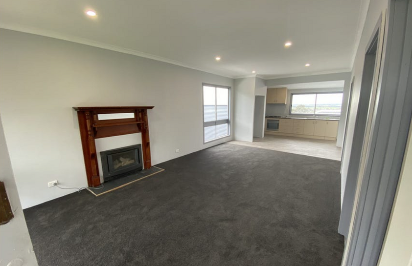 RECENTLY PAINTED HOME PLUS STUDIO $465,000-$495,000