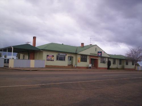 GRAVESEND HOTEL (LEASE IS FOR SALE)
