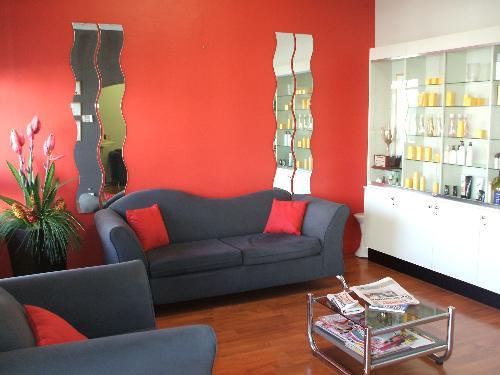 BEAUTY SALON - ESTABLISHED 20 YEARS - NEAR NEW FIT-OUT!