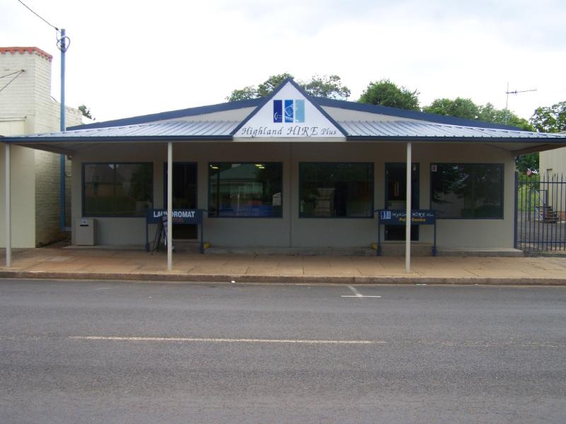 Modern commercial building suitable for retail or industry