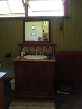 QUEENSLANDER SET ON TWO BLOCKS -