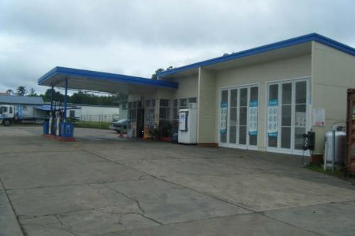 FREEHOLD SERVICE STATION WITH ADDITIONAL INCOME - A WORTHY INVESTMENT!