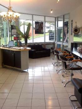 HAIR & BEAUTY SALON