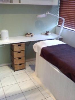 HAIR & BEAUTY SALON